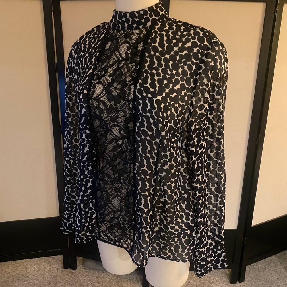 New Black And White Beauty : The J. Peterman Company Confidence Blouse